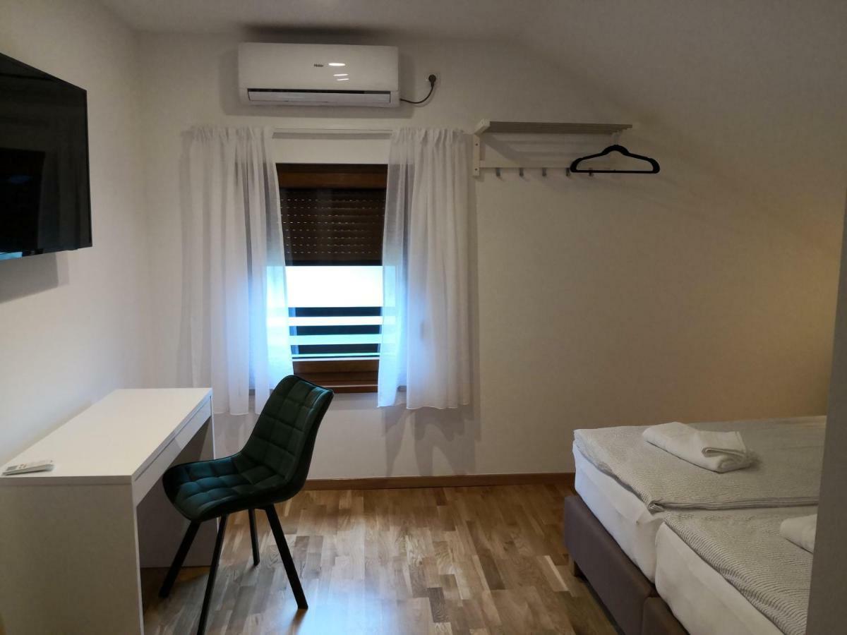 Accommodation Plitvice コレニツァ エクステリア 写真