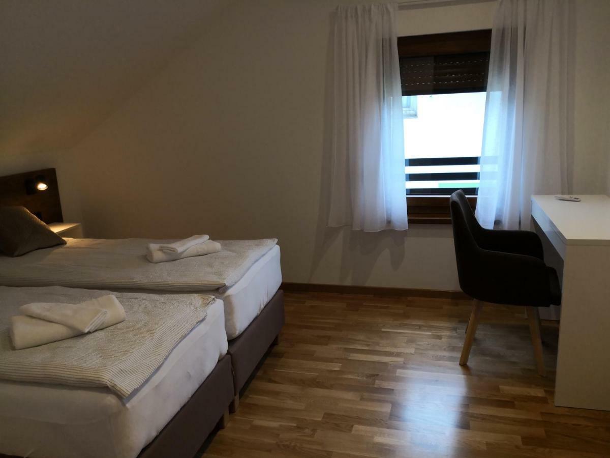 Accommodation Plitvice コレニツァ エクステリア 写真