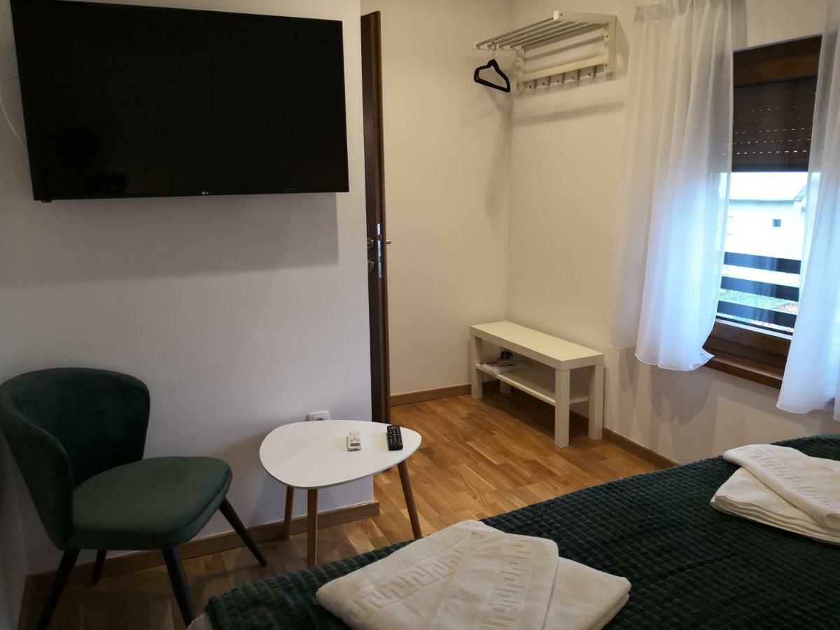 Accommodation Plitvice コレニツァ エクステリア 写真